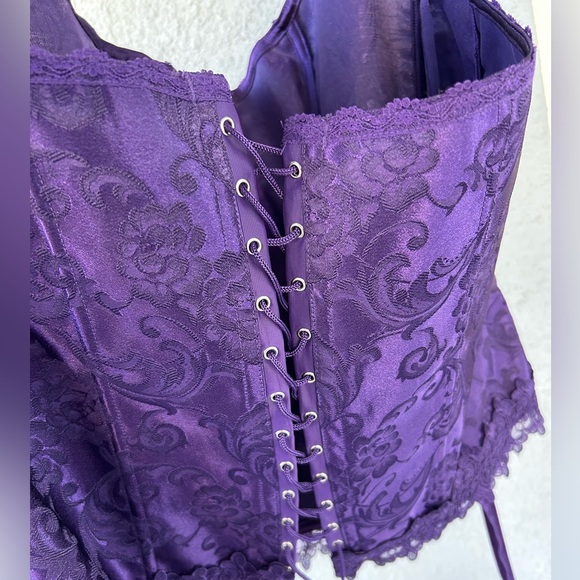 VTG Frederick’s of Hollywood Purple Satin Lace Up Corset Halter Garter Size 44 - Picture 3 of 5